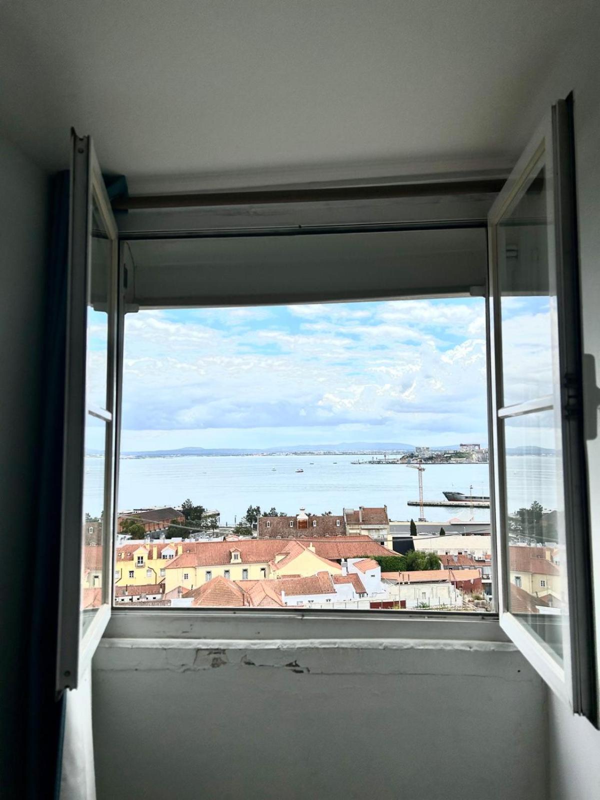 Santos Apartment In Central Lisbon With River View Exteriör bild